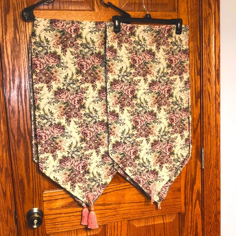 SPECIAL! 3/$12 Tapestry Table Runners Set